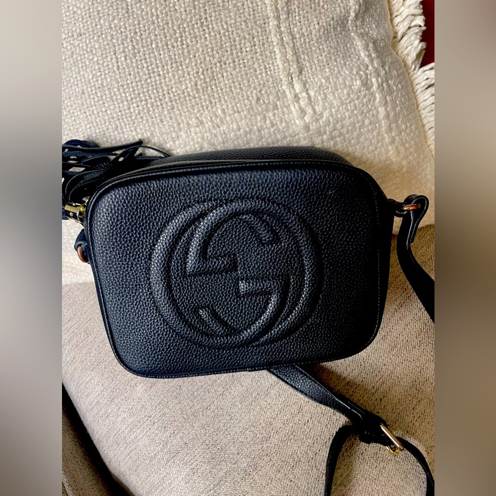 Gucci black leather soho disco bag